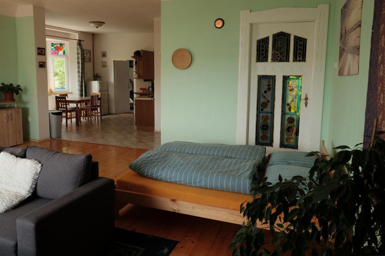 Vila v mozaikovém španělském stylu v Děčíně Exterior foto