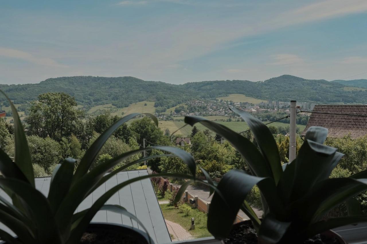 Vila v mozaikovém španělském stylu v Děčíně Exterior foto